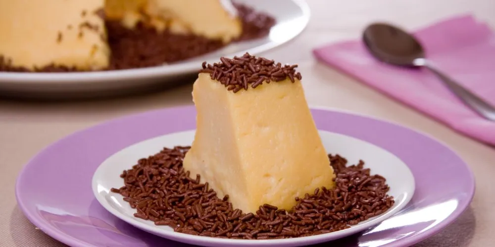 Imagem ilustrativa da imagem Brigadeirão branco diet leva apenas 5 ingredientes!