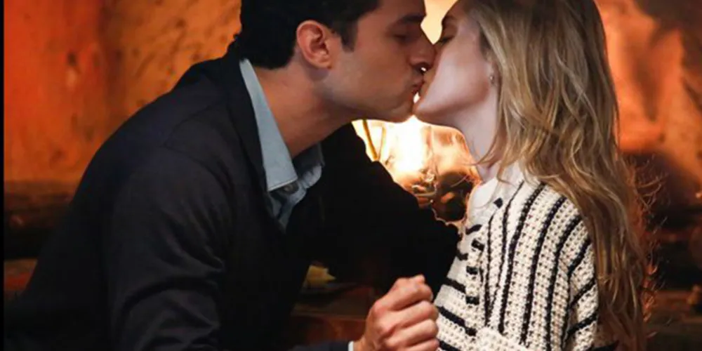 Imagem ilustrativa da imagem Felipe consegue beijar Júlia