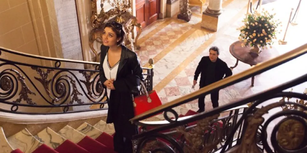 Imagem ilustrativa da imagem Alice fica maravilhada com hotel em Paris