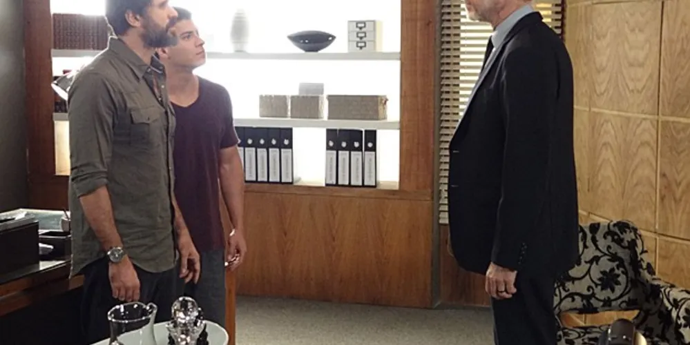 Imagem ilustrativa da imagem Gael e Duca invadem o escritório de Heideguer