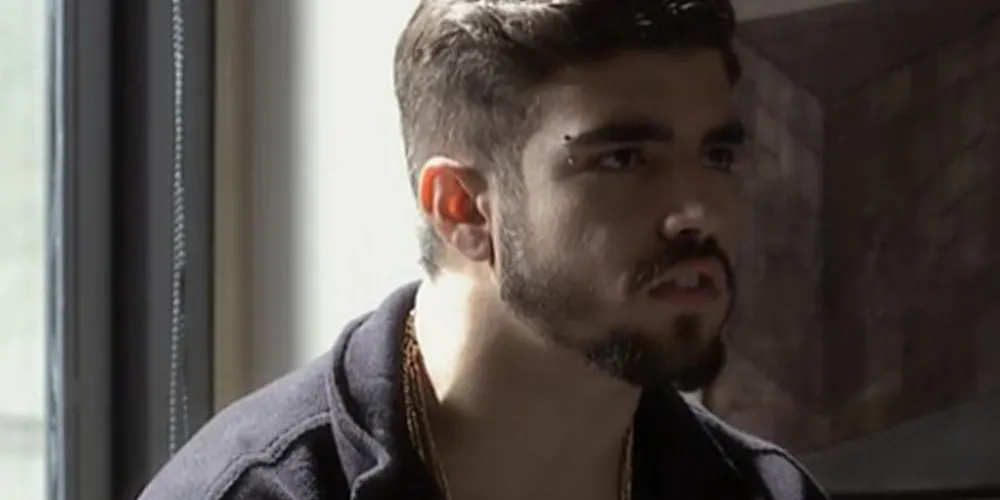 Imagem ilustrativa da imagem Grego passa mal ao comer peixe oferecido por Soraya