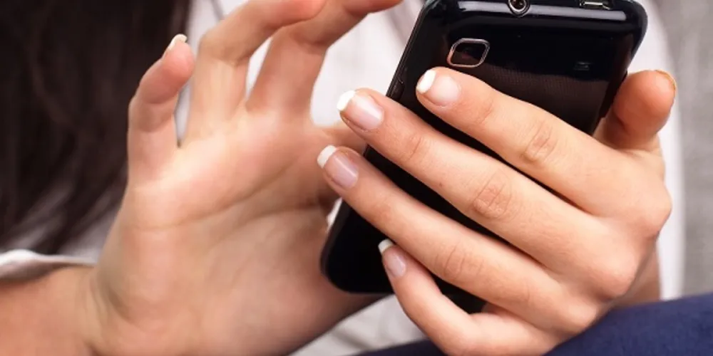 Imagem ilustrativa da imagem Uso de smartphone em excesso causa problemas no corpo