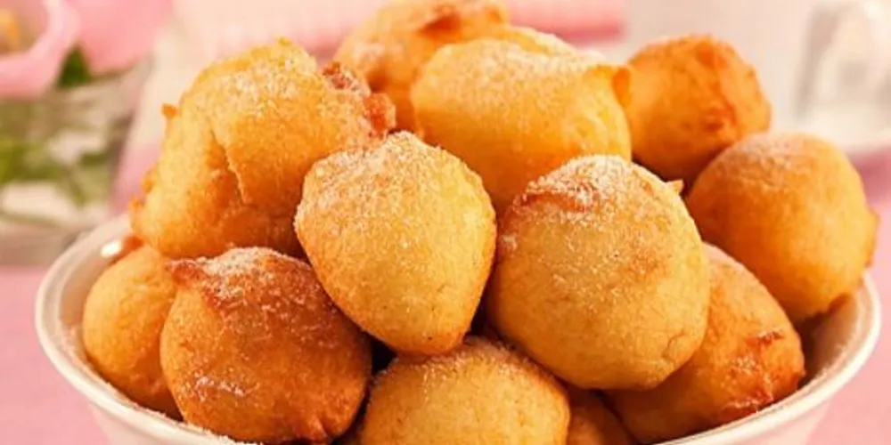 Imagem ilustrativa da imagem Receita da vovó! Bolinho de chuva com banana