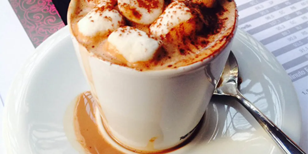 Imagem ilustrativa da imagem Chocolate quente com marshmallow é sugestão para o inverno