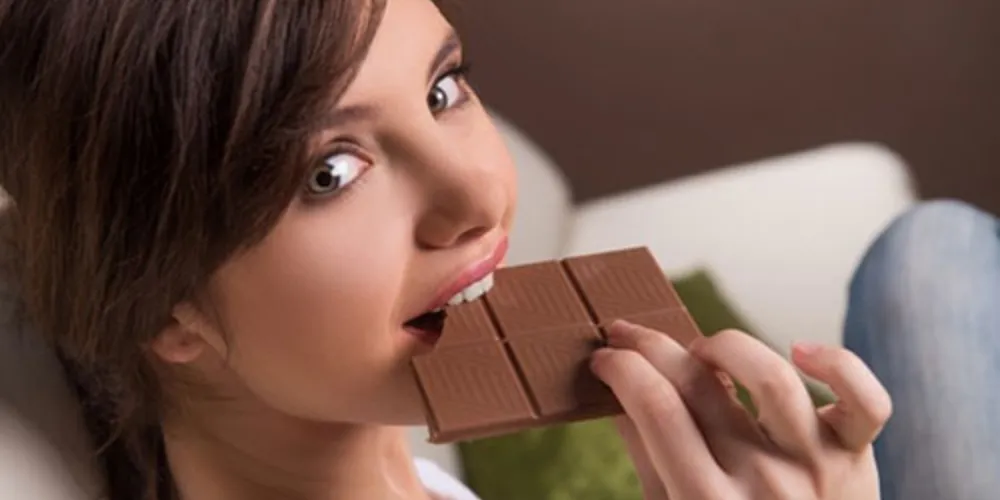 Imagem ilustrativa da imagem Comer chocolate à noite pode ser a pior hora
