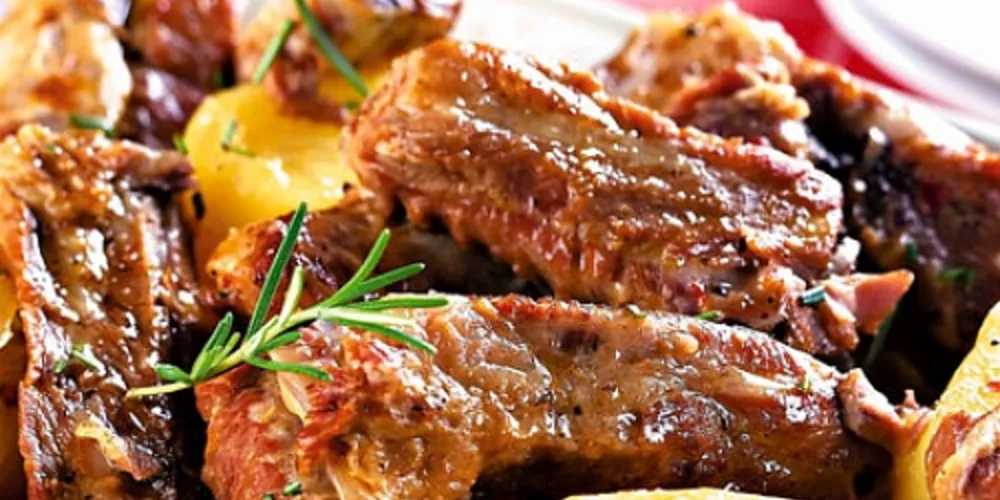 Imagem ilustrativa da imagem Experimente costelinha de porco na pressão com vinho branco!