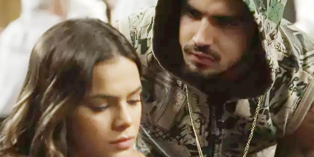 Imagem ilustrativa da imagem Grego tenta beijar Mari