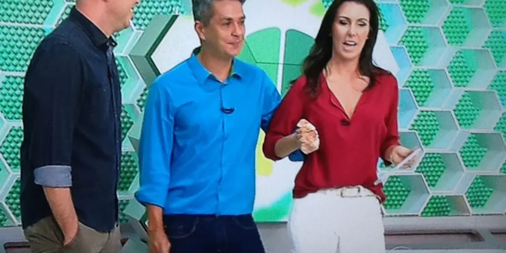 Imagem ilustrativa da imagem Ivan Moré chora em despedida do Esporte Espetacular