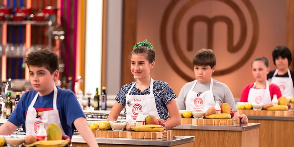 Imagem ilustrativa da imagem Crianças enfrentam a 1ª Caixa Misteriosa do MasterChef Júnior