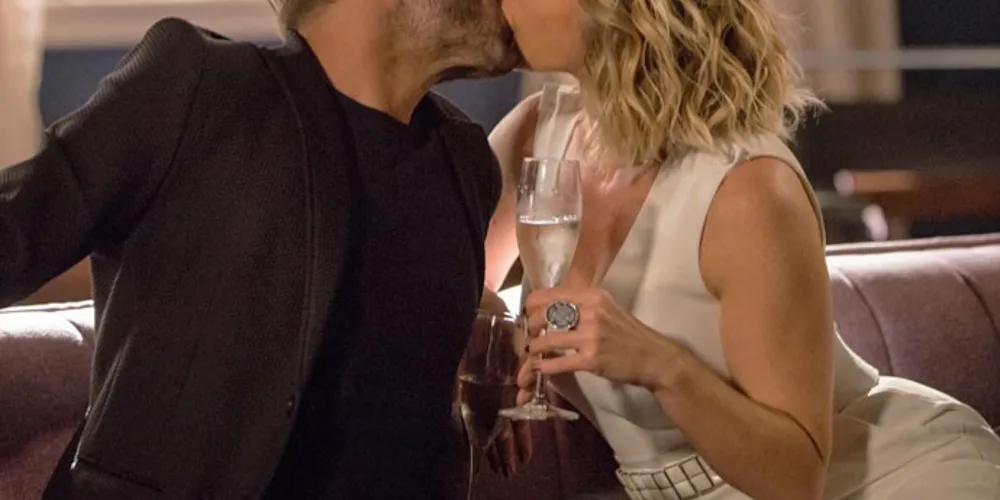 Imagem ilustrativa da imagem Gabo e Soraya comemoram sucesso de plano com beijão