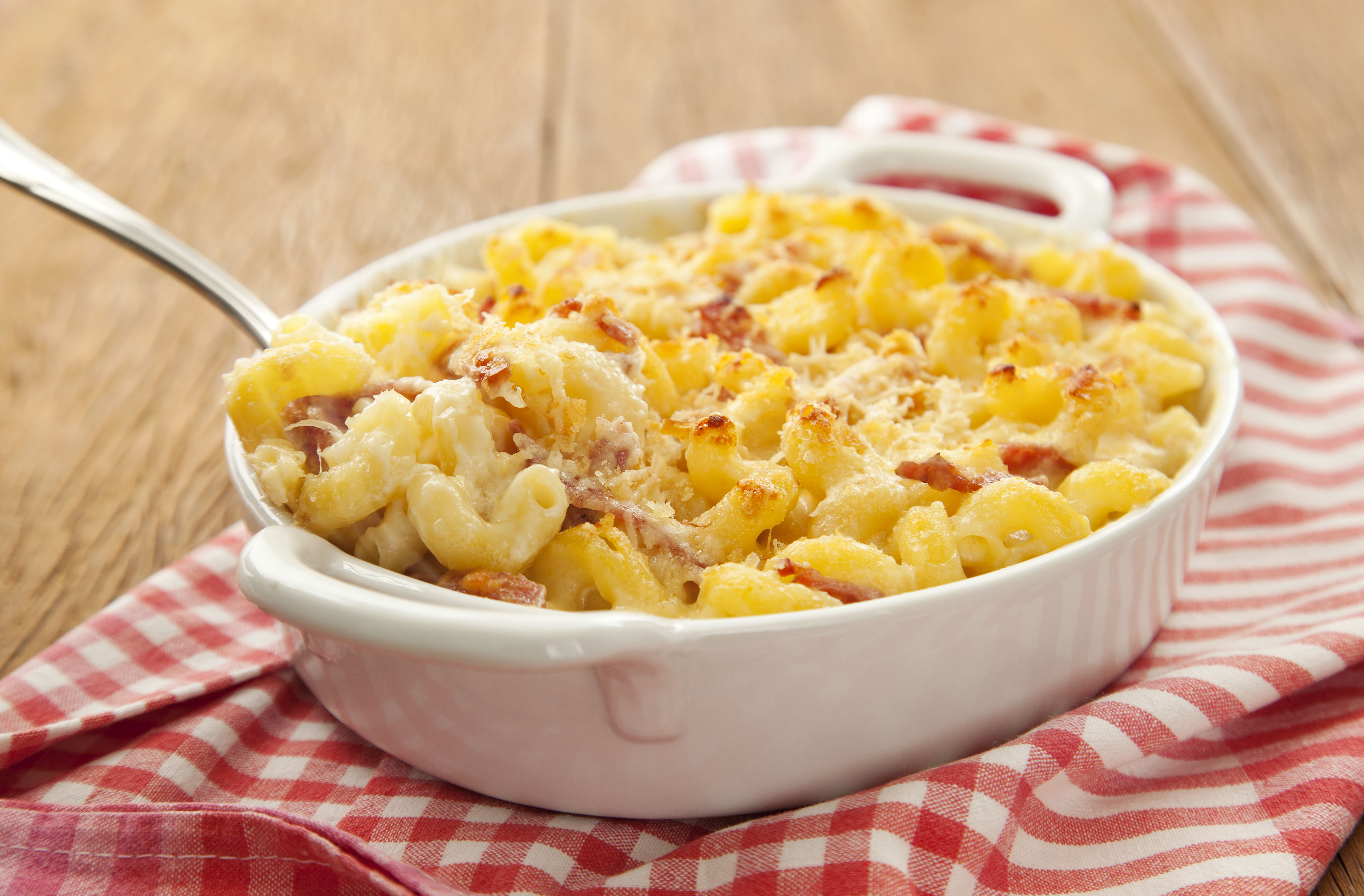 Imagem ilustrativa da imagem Mac and Cheese com Salame é dica para almoço de fim de semana