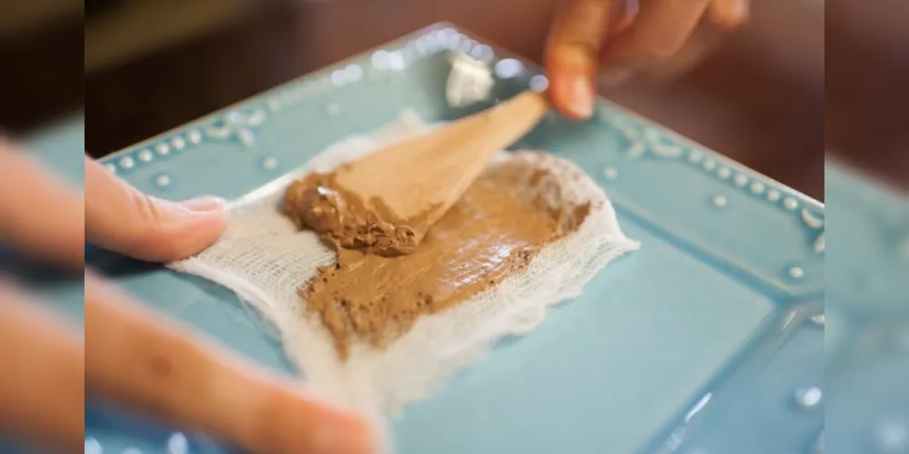 Imagem ilustrativa da imagem Como tratar dores musculares com argila