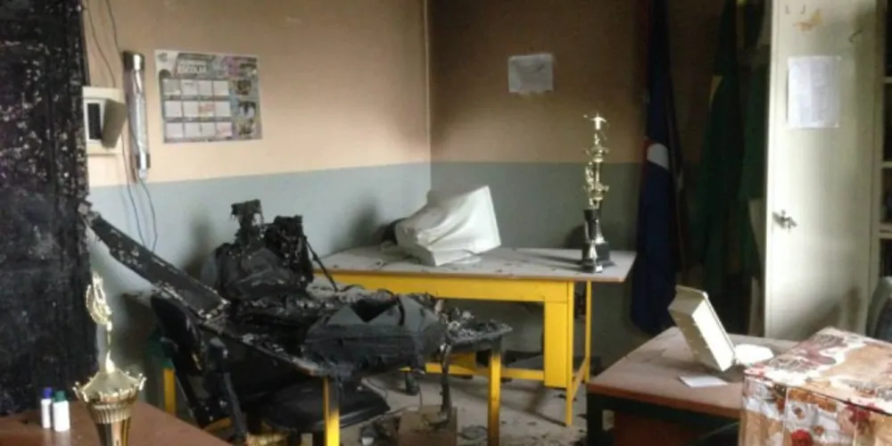Imagem ilustrativa da imagem Pela segunda vez, colégio de Sengés tem sala incendiada