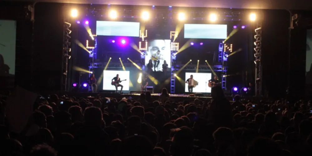 Imagem ilustrativa da imagem Luan Santana embala primeira noite da 24ª Münchenfest