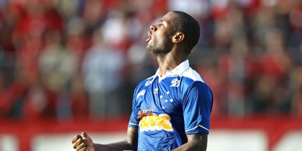 Imagem ilustrativa da imagem Vasco enfrenta Cruzeiro na luta contra rebaixamento