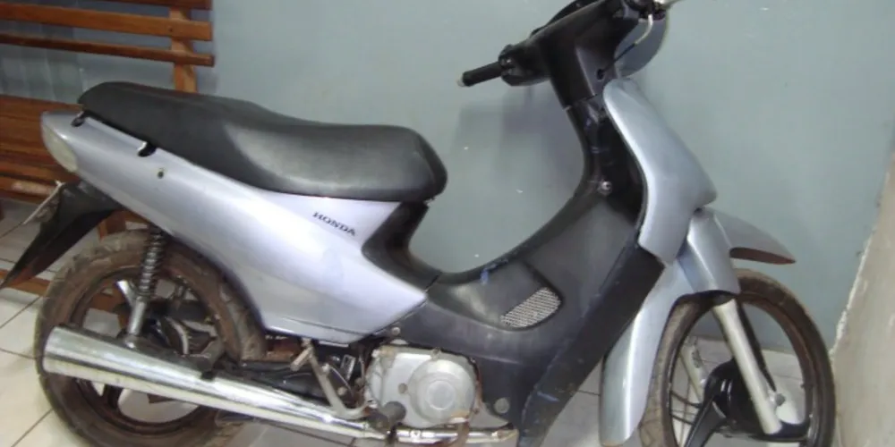 Imagem ilustrativa da imagem Adolescentes são detidos com moto furtada em Irati