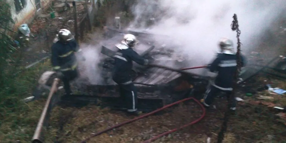 Imagem ilustrativa da imagem Alcoólatra incendiário coloca fogo na casa 