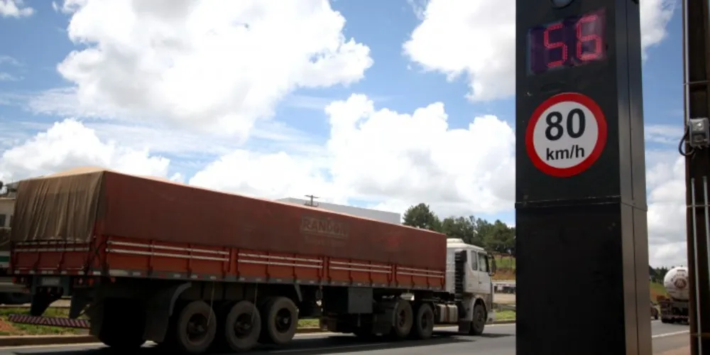 Imagem ilustrativa da imagem Lombadas eletrônicas na BR-376 começam a funcionar