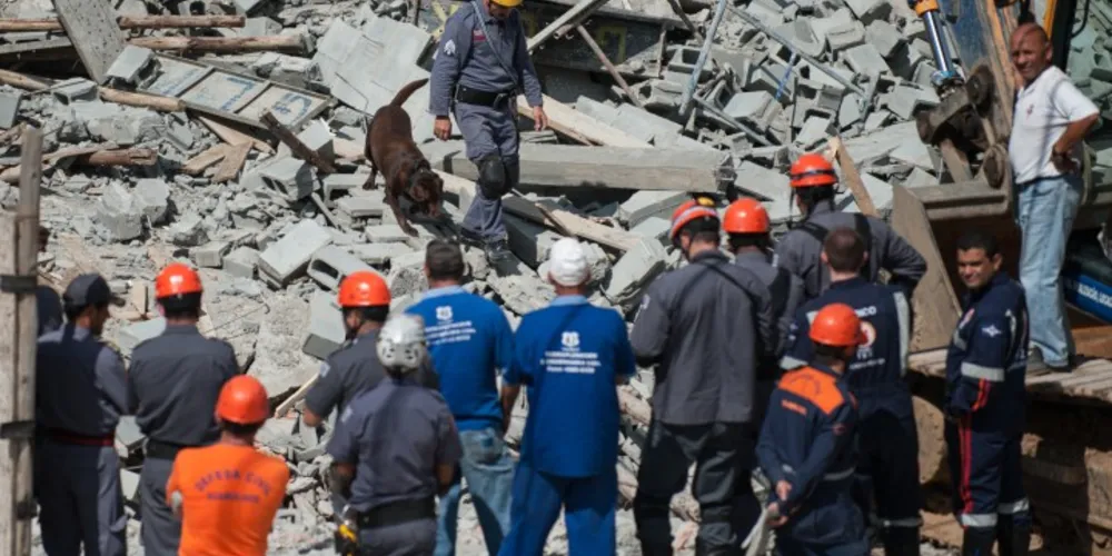 Imagem ilustrativa da imagem Bombeiros encontram corpo de operário em Guarulhos