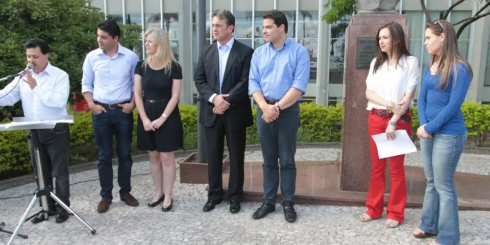 Imagem ilustrativa da imagem Apacd recebe novo micro-ônibus adaptado