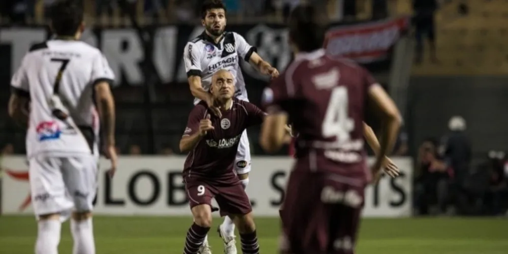 Imagem ilustrativa da imagem Ponte e Lanús empatam no primeiro jogo decisivo