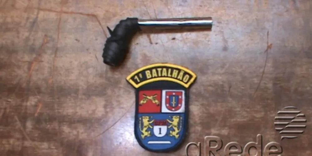 Imagem ilustrativa da imagem PM prende dupla que roubou celulares e portava arma falsa