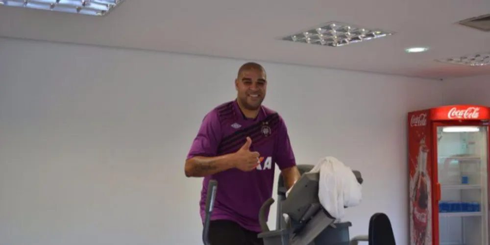 Imagem ilustrativa da imagem Adriano faz primeiro treino pelo Atlético-PR