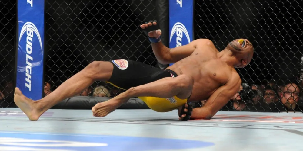Imagem ilustrativa da imagem Anderson Silva pergunta para médico quando poderá treinar