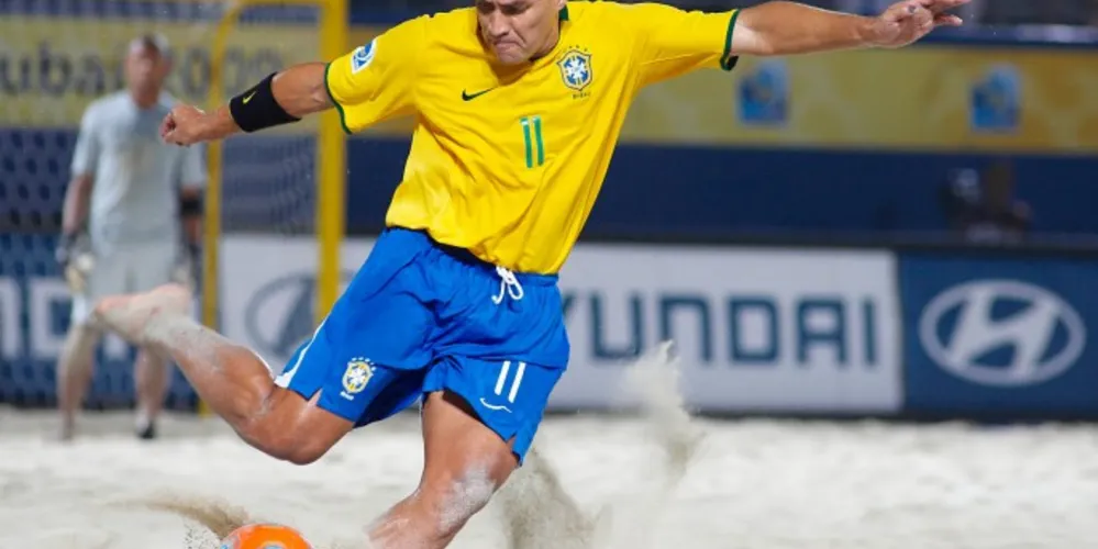 Imagem ilustrativa da imagem Brasil é tri da Copa das Nações de futebol de areia