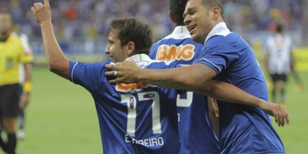 Imagem ilustrativa da imagem CBF altera data de duas partidas na última rodada do Brasileirão