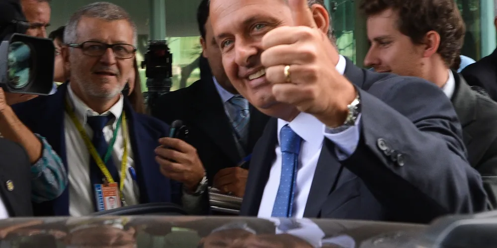 Imagem ilustrativa da imagem Eduardo Campos deixa governo de Pernambuco em abril