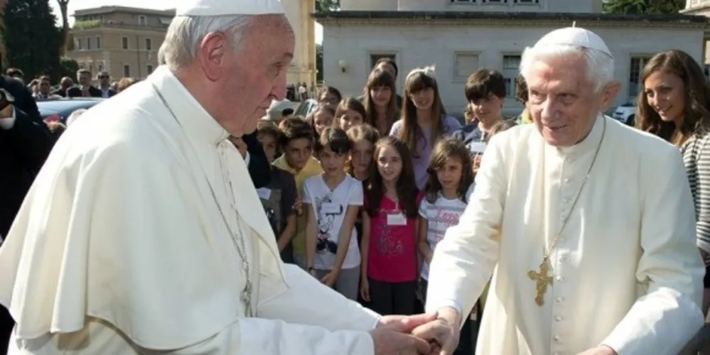 Imagem ilustrativa da imagem Bento XVI e papa Francisco se encontram para almoço