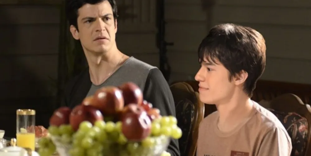 Imagem ilustrativa da imagem Félix suspeita que existe algo entre Pilar e Maciel