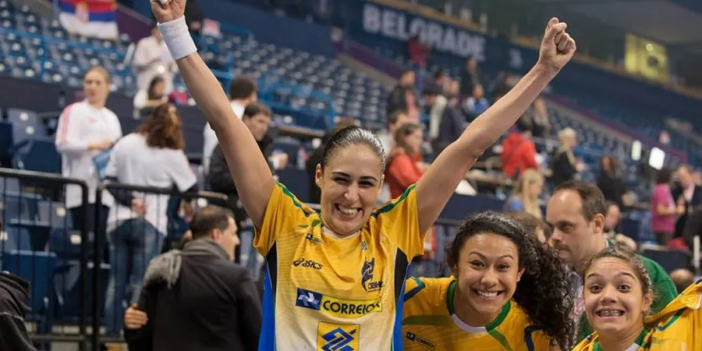 Imagem ilustrativa da imagem Brasil vence Dinamarca e faz final inédita no handebol