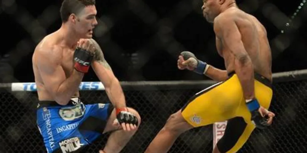Imagem ilustrativa da imagem Anderson Silva quebra a perna e perde luta pelo cinturão