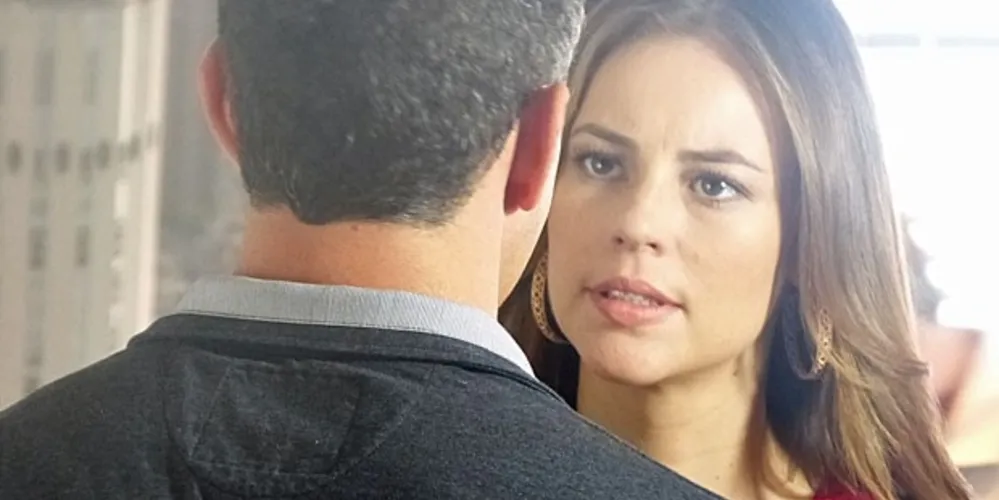 Imagem ilustrativa da imagem Paloma revela a César que Aline roubou seu dinheiro