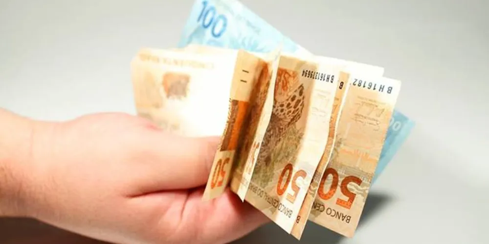 Imagem ilustrativa da imagem Salário mínimo de R$ 724 entra em vigor hoje