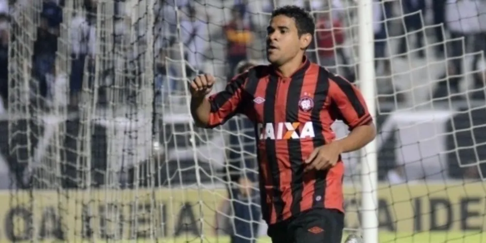 Imagem ilustrativa da imagem Atlético-PR bate Joinville em teste para Pré-Libertadores