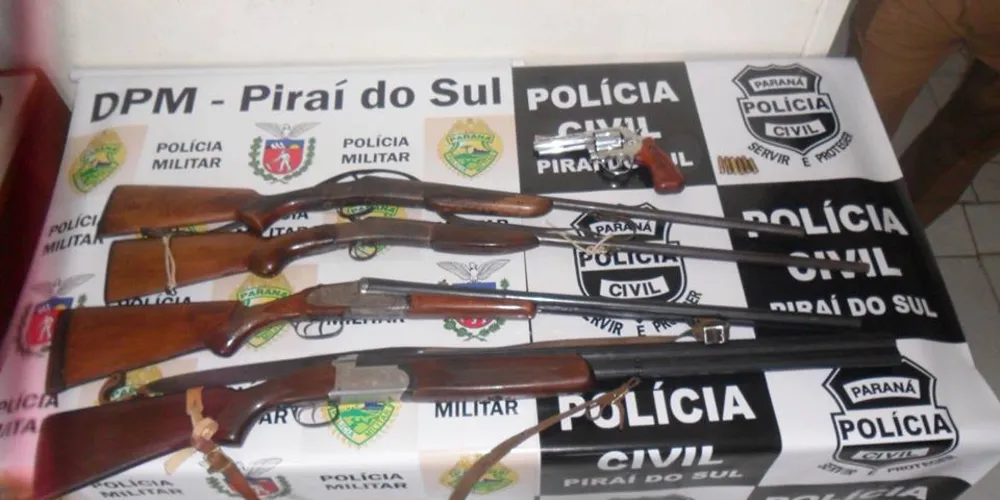 Imagem ilustrativa da imagem Pequeno arsenal é retirado das ruas de pequena cidade