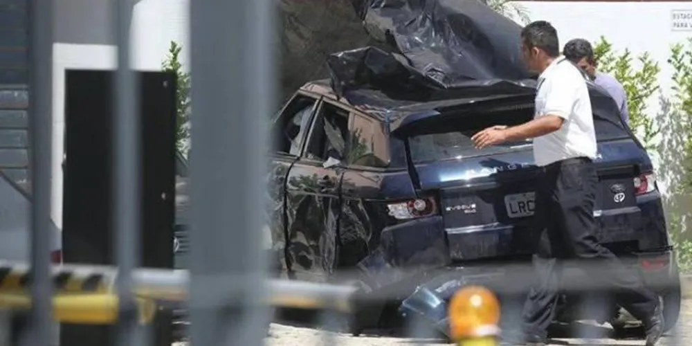 Imagem ilustrativa da imagem Isis Valverde sofre acidente de carro e fratura vértebra