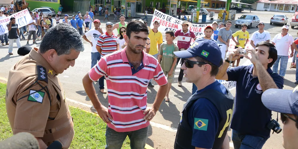 Imagem ilustrativa da imagem Protesto pede redução do pedágio e bloqueia BR-376