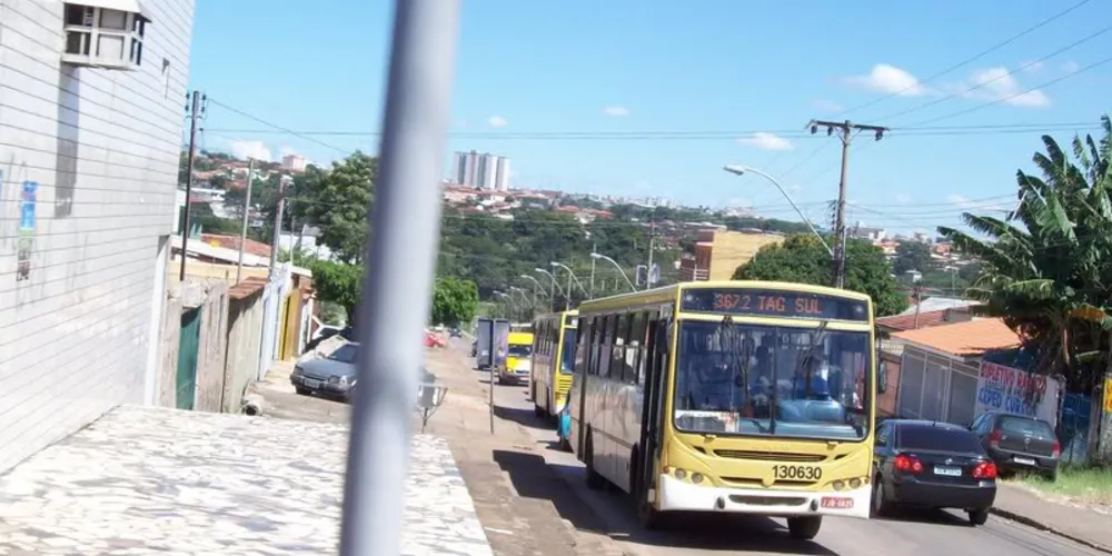 Imagem ilustrativa da imagem Morador de rua é incendiado em ponto de ônibus