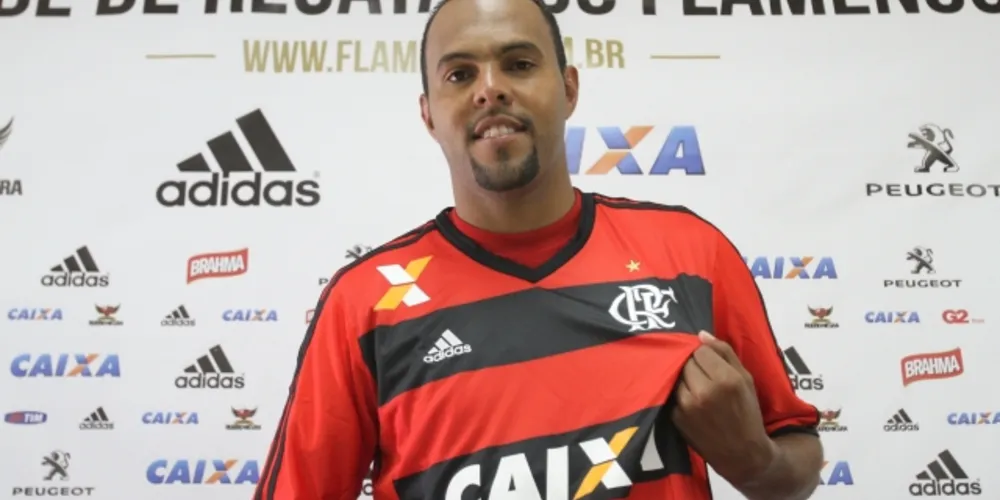 Imagem ilustrativa da imagem Flamengo apresenta Alecsandro como novo reforço