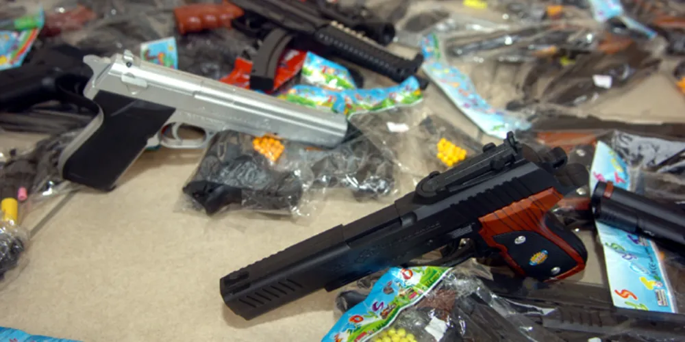 Imagem ilustrativa da imagem Nova lei proíbe venda de armas de brinquedo em SP