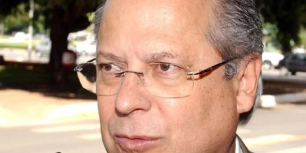 Imagem ilustrativa da imagem Dirceu apresenta ao STF recurso contra suspensão de benefícios