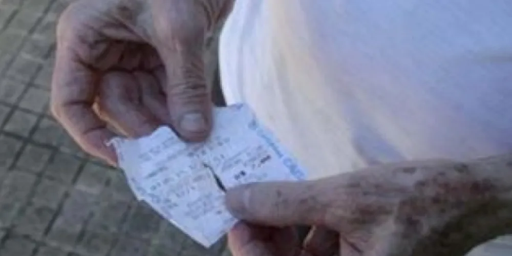Imagem ilustrativa da imagem Idoso de 71 anos perde R$ 14 mil em golpe