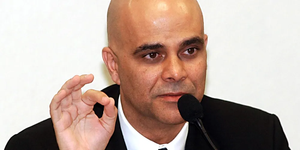 Imagem ilustrativa da imagem Lewandowski quer saber se há vaga para transferir Valério