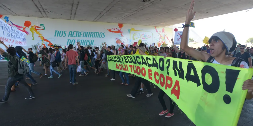 Imagem ilustrativa da imagem Dez mil agentes vão conter protestos durante a Copa
