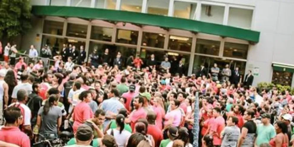 Imagem ilustrativa da imagem Shopping fecha e ativistas fazem BO por racismo