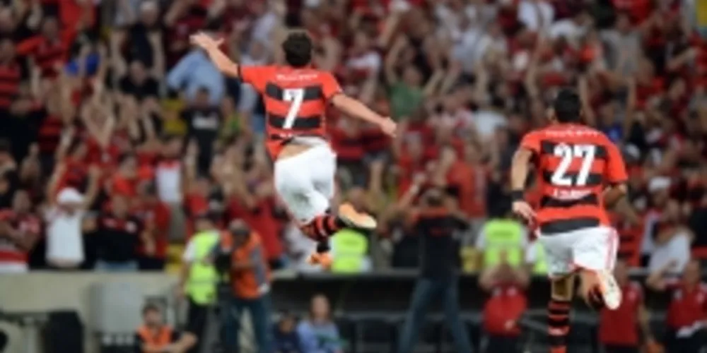 Imagem ilustrativa da imagem Hernane faz gol, e Fla vence a 1ª na Copa Libertadores